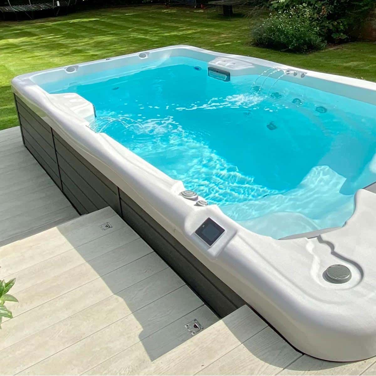 Wellis Amazonas Riverjet Life | 550 x 235 cm | Beheizter Pool mit Gegenschwimmanlage | 2 Sitzplätze mit Schwimmbereich