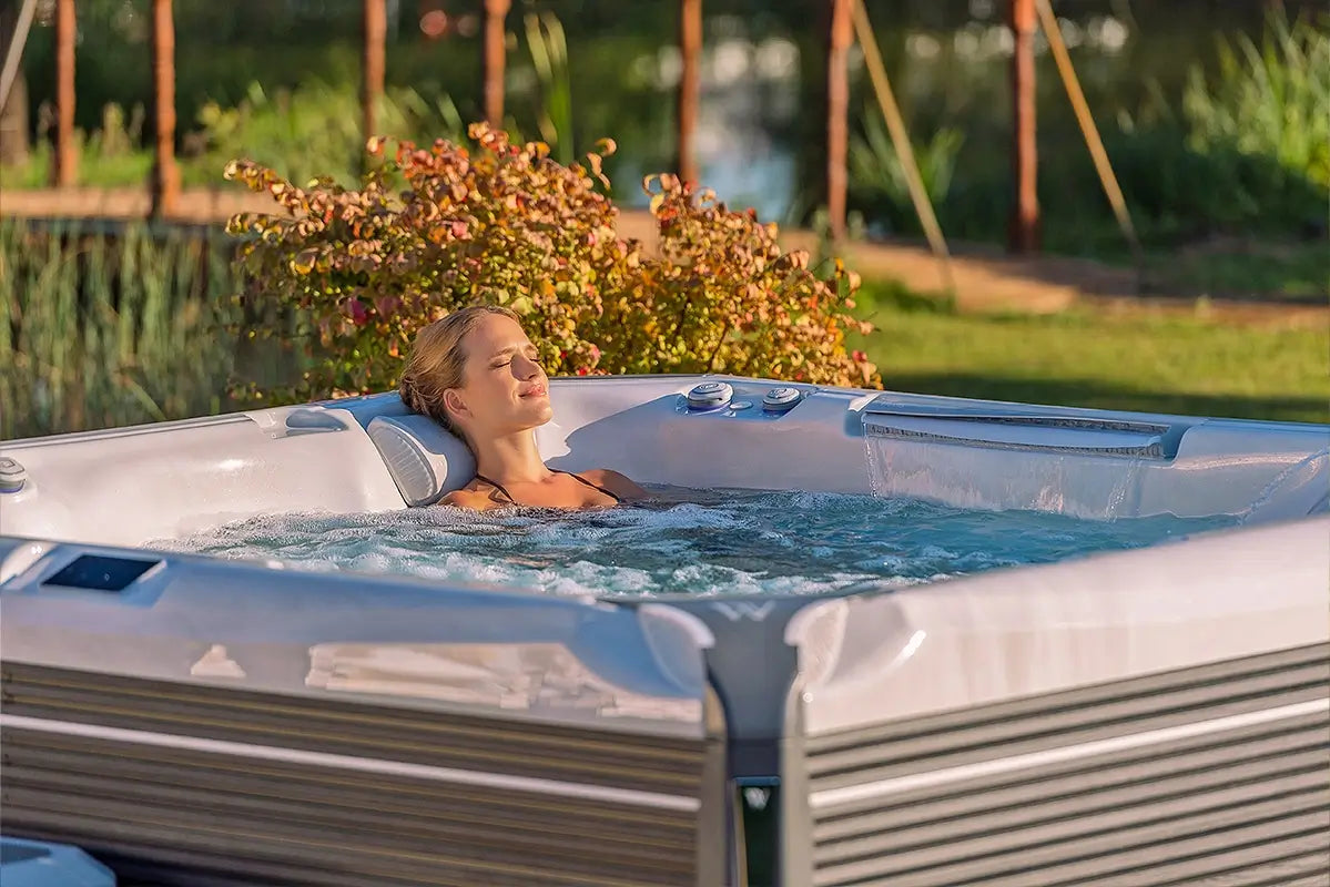 Wellis Everest Life Deluxe | 236 x 236 cm | Premium Whirlpool Komplettset | 2 Liege- und 3 Sitzplätze