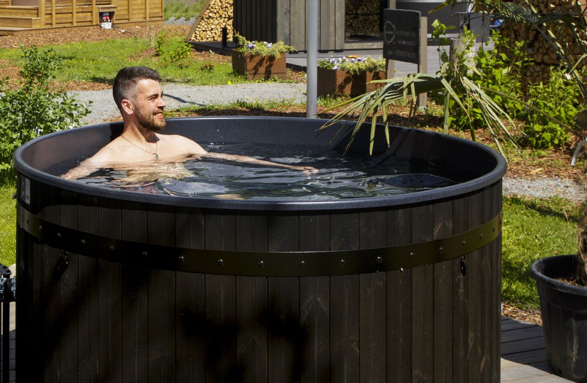 Harvia HotTub Black mit Holzofen | Legend Series | Made in Finnland | SHL3501