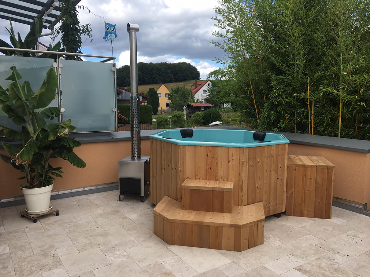 Original Octa M | HotTub mit Holzofen | für 6 Personen | 1.80 × 1.80 Meter