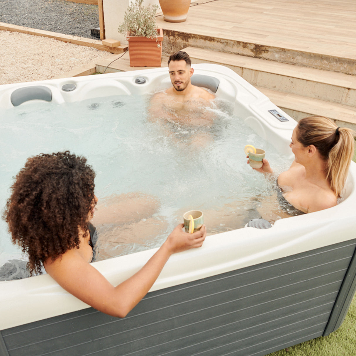 Wärmepumpe Komplettset inkl. Filtersystem für HotTubs | Heizen und Kühlen | Input 1,7 kW | maximaler Output 7 kW | by HotTubs24