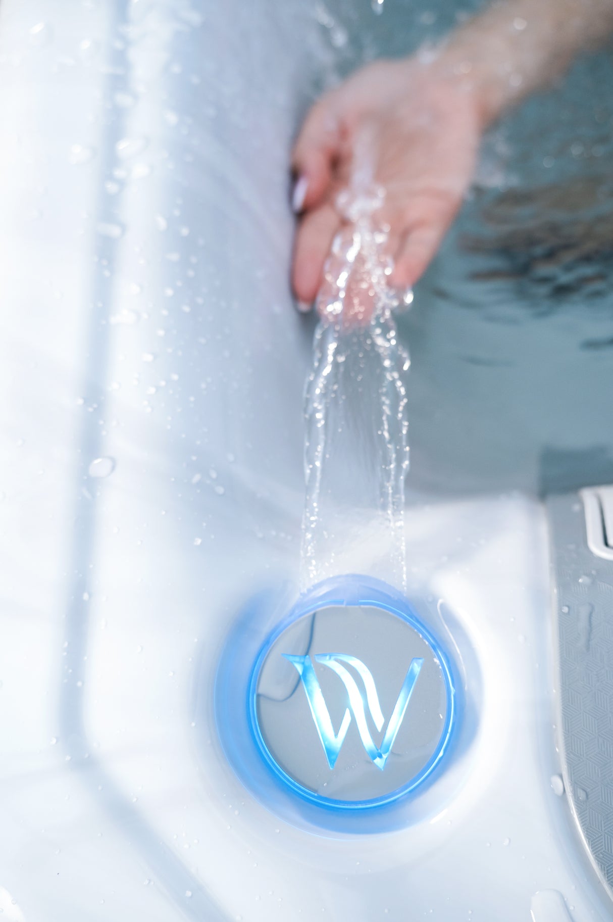 Wellis Teide Life | 215 x 160 cm | Premium Whirlpool Komplettset | 1 Liege- und 2 Sitzplätze