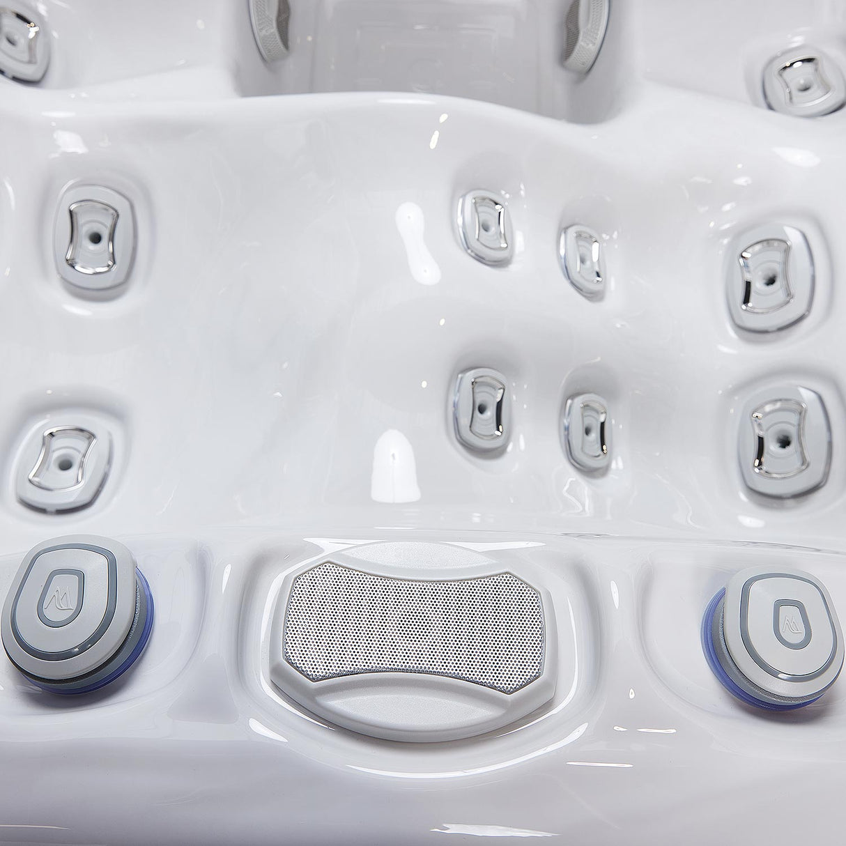 Wellis Teide Life | 215 x 160 cm | Premium Whirlpool Komplettset | 1 Liege- und 2 Sitzplätze