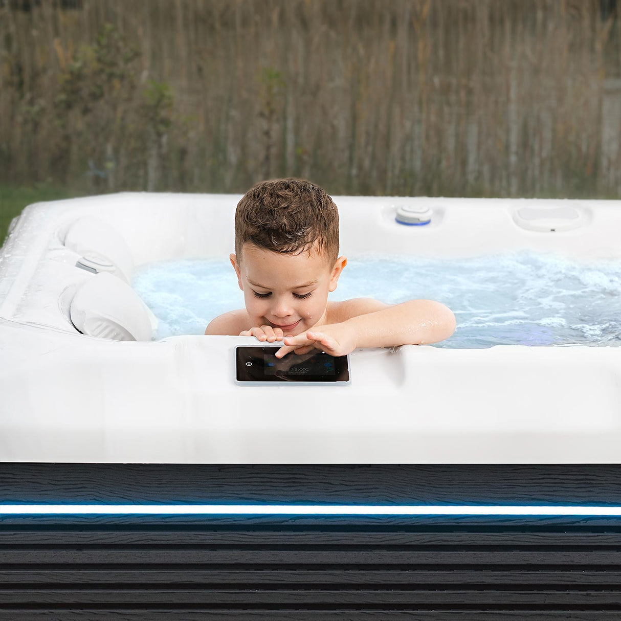 Wellis Teide Life | 215 x 160 cm | Premium Whirlpool Komplettset | 1 Liege- und 2 Sitzplätze