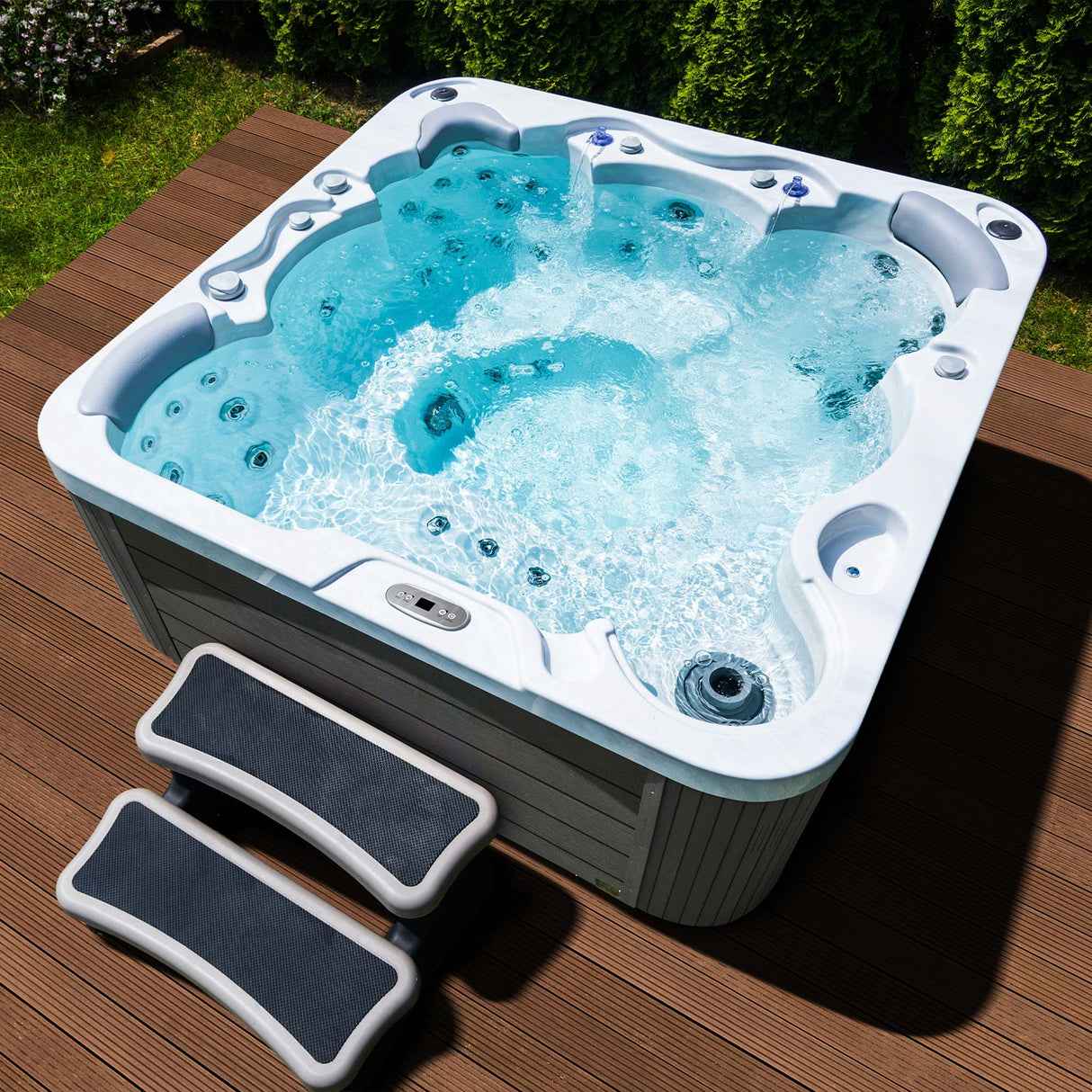 Wellis Jupiter | 200 x 200 cm | Whirlpool Komplettset | 1 Liege- und 5 Sitzplätze