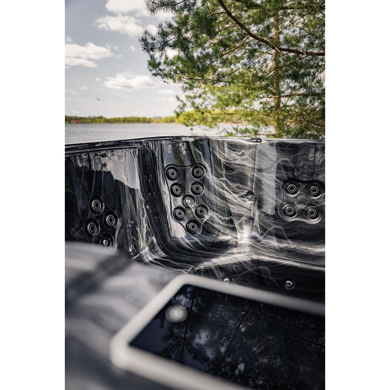 Premium Hot Tub Black Line | 220 x 220 cm | Acryl Wanne mit WPC-Verkleidung