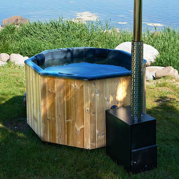 Original Octa M | HotTub mit Holzofen | für 6 Personen | 1.80 × 1.80 Meter