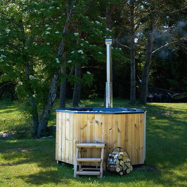 Original Octa M | HotTub mit Holzofen | für 6 Personen | 1.80 × 1.80 Meter