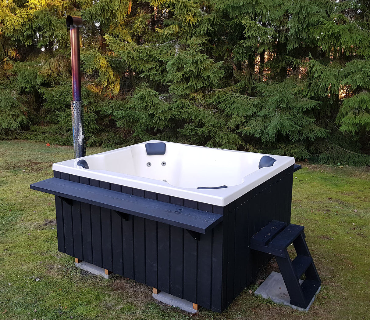 Original Quadro Hottub | HotTub mit Holzofen | für 6 Personen | 2.00 × 1.70 Meter