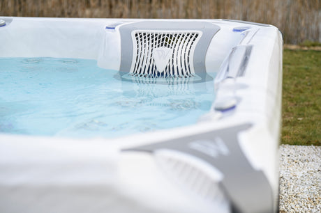 Wellis Kilimanjaro Life Deluxe | 236 x 236 cm | Premium Whirlpool Komplettset | 1 Liege- und 5 Sitzplätze